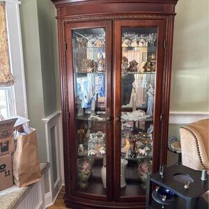 Traditional Curved Glass Display Cabinet in Rich Mahogany